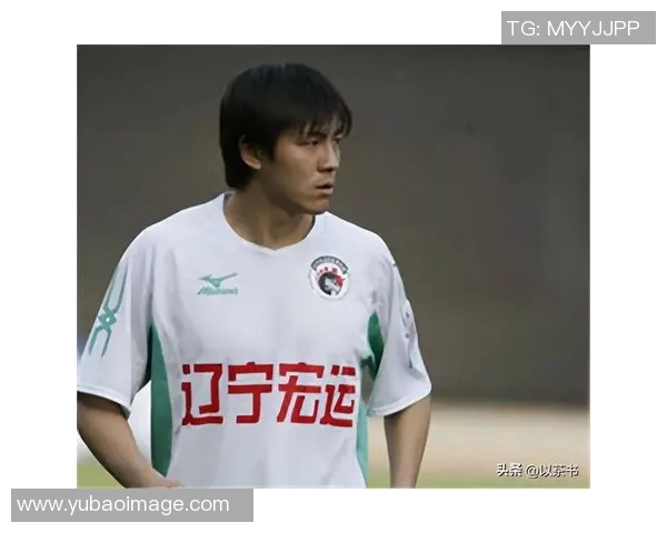 足球场上的闪耀之星每一次进球都是梦想的追逐与坚持的证明